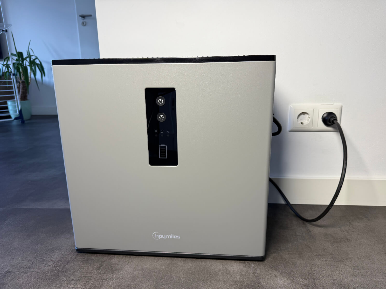 Een batterijopslag van het merk Hoymiles | Esolar.nu